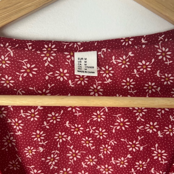 Red Floral crop blouse - Picture 4 of 5